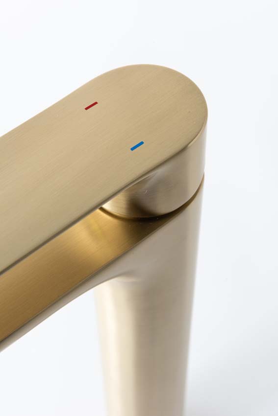 Wastafelkraan Miley edge brushed gold verhoogd