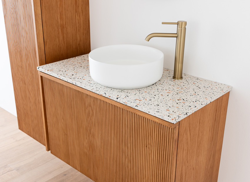 Badkamermeubel Fae eik hangend met enkel topblad terrazzo 90cm