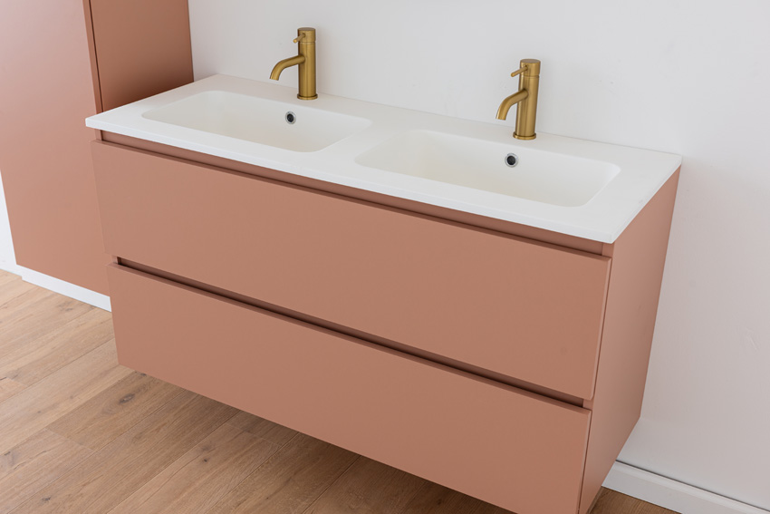 Meuble de salle de bains Dotan abricot suspendu avec double lavabo blanc mat 120cm