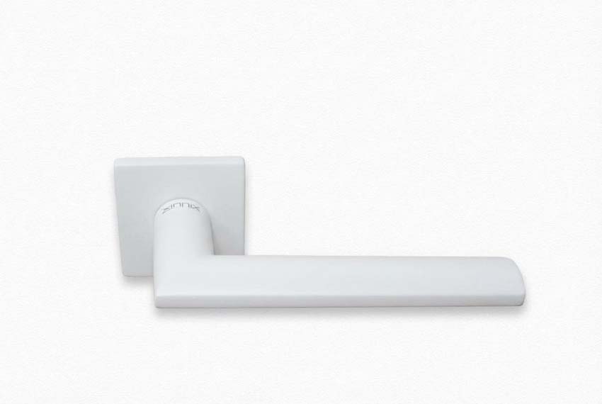 Deurkruk Xinnix 004 aluminium geanodiseerd wit complete set incl. rosas