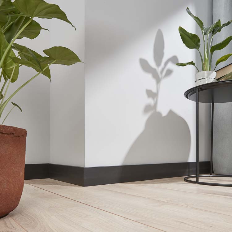 Plinthe mural - noir - 240 x 8 x 1,2 cm