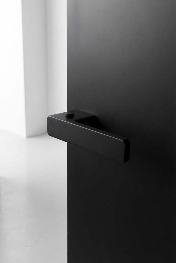 Deurkruk Xinnix vergrendelbaar rechts aluminium geanodiseerd zwart complete set excl. rosas