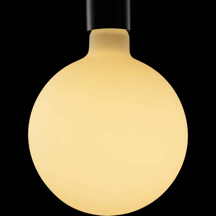 Lampe LED - Blanche - Ø15x20cm - E27 - 1x6,5W - 650lm - 2700K - 1 pièce