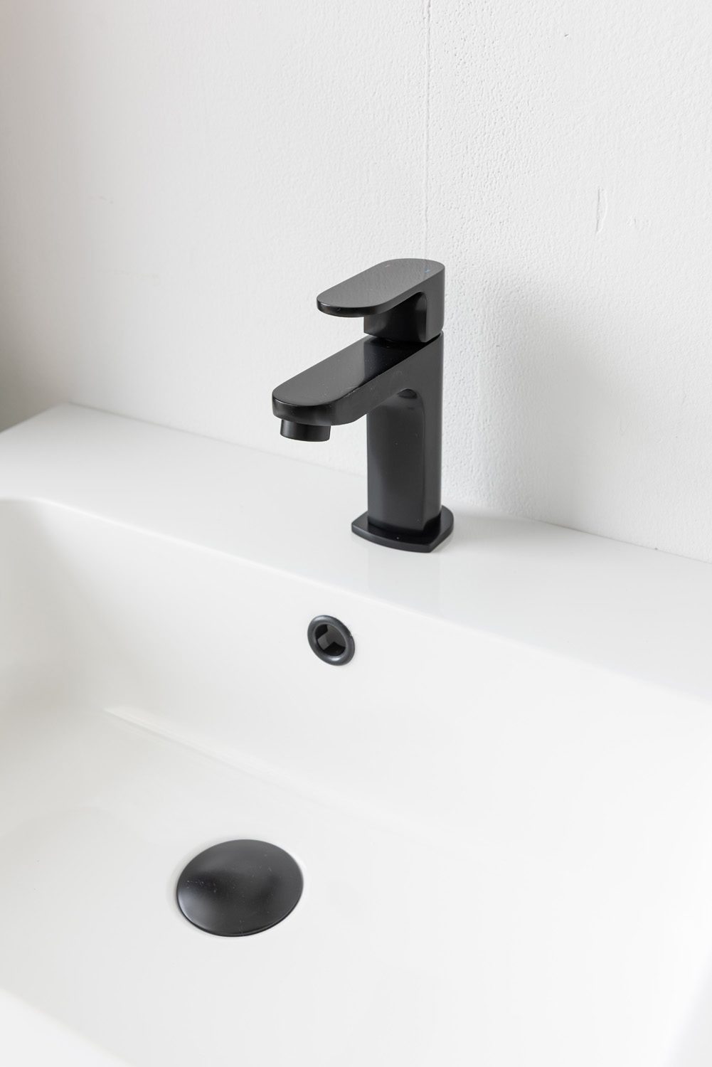 Badkamermeubel Raven saliegroen hangend met wastafel Aveda wit glanzend 60cm