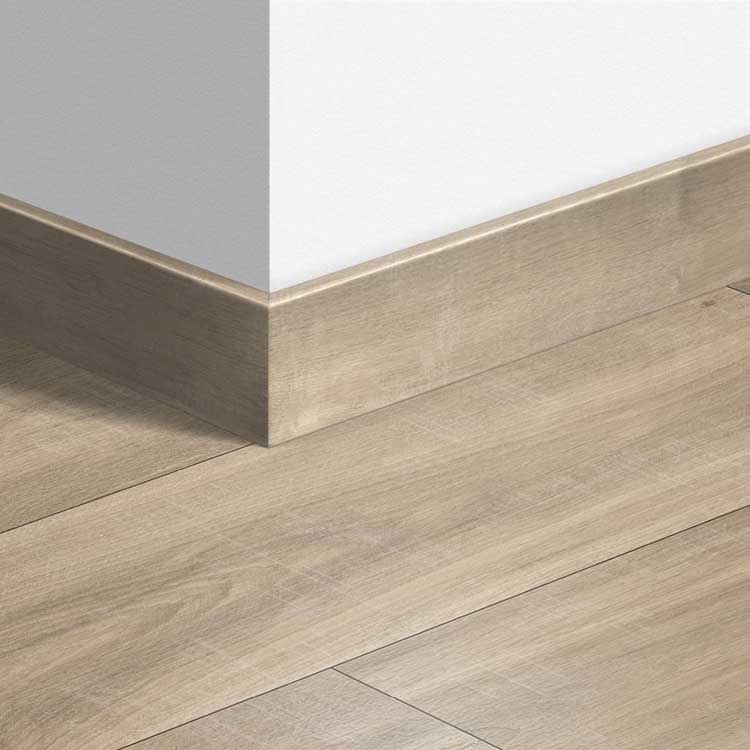 Parketplint Quick-Step 14 x 77 x 2400 mm Havanna eik natuur zaagsneden