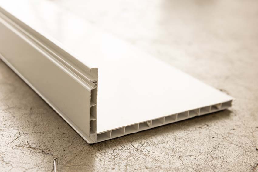 Profil de revêtement de caisson intérieur PVC blanc 18cmx6m