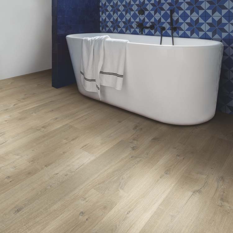 Stratifié Quick-Step Impressive Ultra 12mm chêne doux brun clair 138x19cm