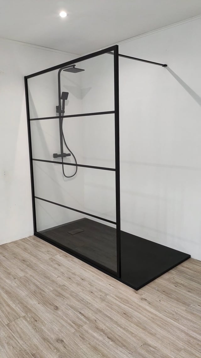 Paroi de douche fixe Ugo 160 x 200 cm avec barreau noir mat Paroi de douche fixe Ugo 160 x 200 cm avec barreau noir mat
