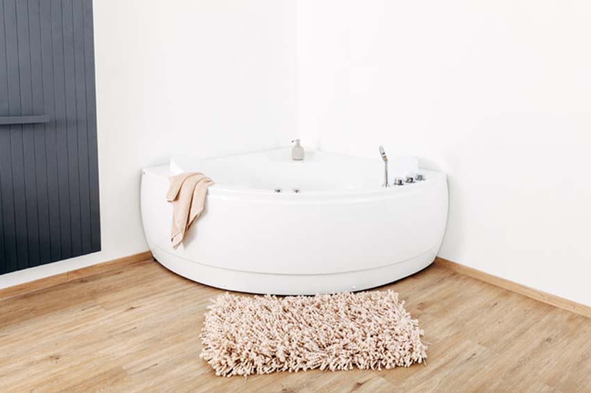 Baignoire d'angle Oliver blanc mat avec hydromassage 150x150cm