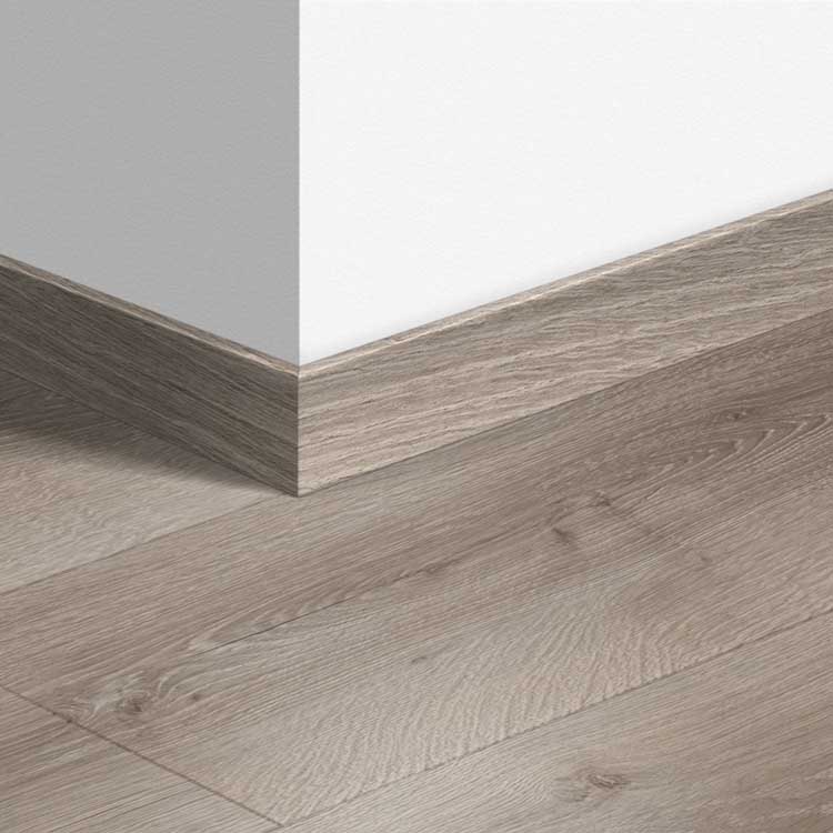 Plinthe standard Quick-Step 58 x 12 x 2400 mm Chêne Désert gris brossé