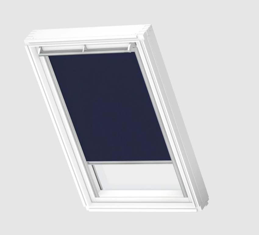 Store enrouleur Velux occultant à commande manuelle bleu foncé CK04 1100S