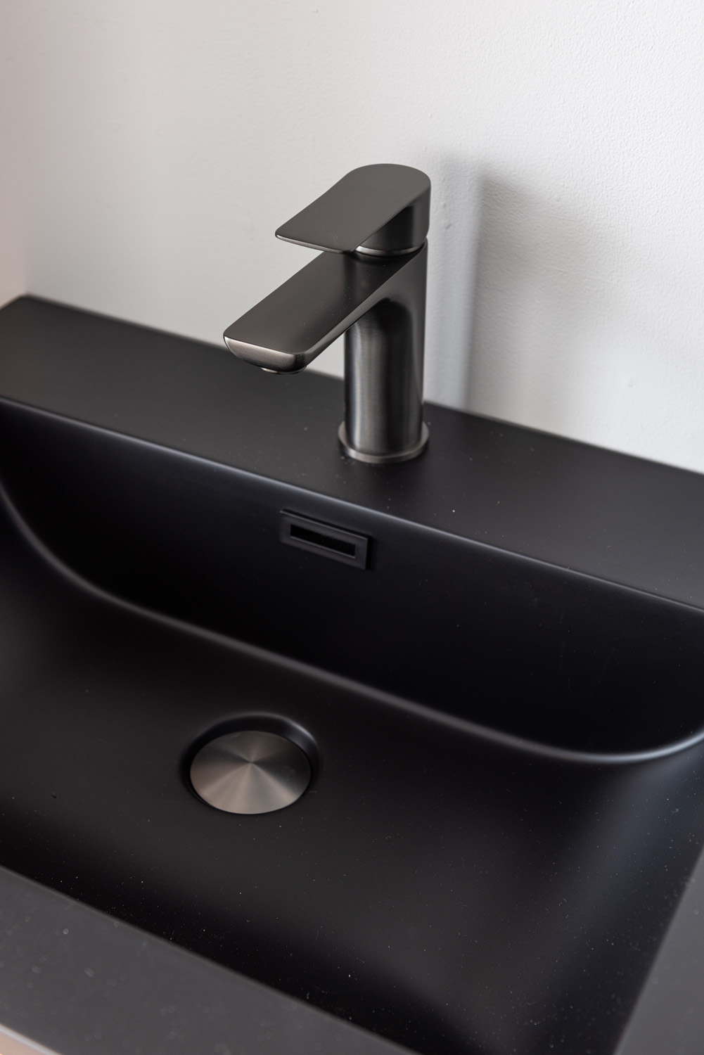 Meuble de salle de bains Tarik chêne Nordic suspendu avec double vasque noir mat 120cm