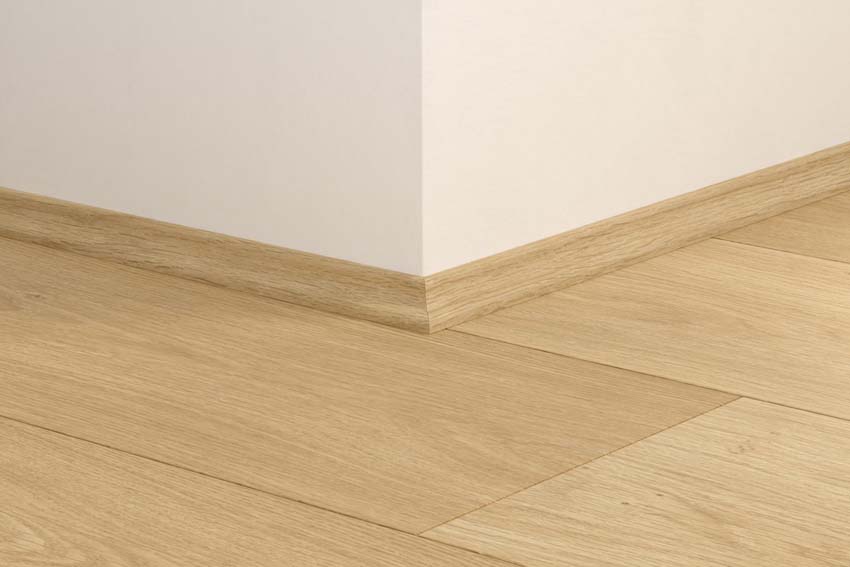 Moulure Quick-Step résistant à leau chêne côtier beige 240x1,7x1,7cm