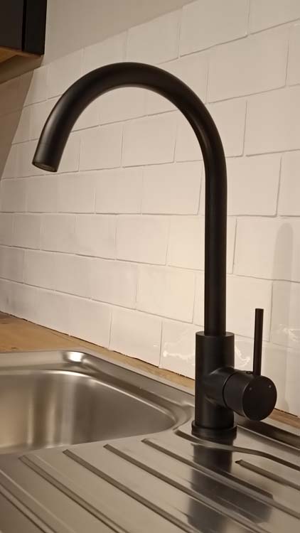 Robinet de cuisine Hani noir mat