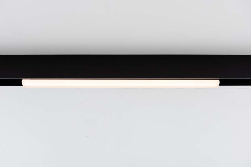 Rail lumineux Béa noir - 1,8m/2x1,2m - 3 lustres / 2 spots / 2 anneaux / 1 module - 6x4W Rail lumineux Béa noir - 1,8m/2x1,2m - 3 lustres / 2 spots / 2 anneaux / 1 module - 6x4W