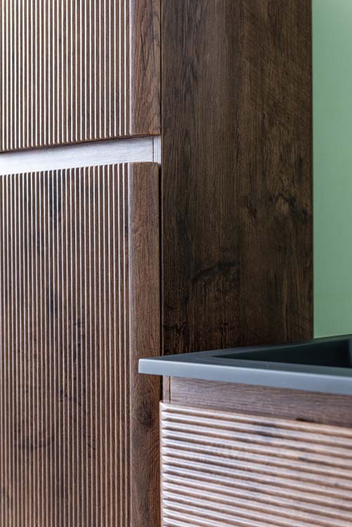Badkamermeubel Jelte notelaar hangend met dubbele wastafel mat zwart 120cm