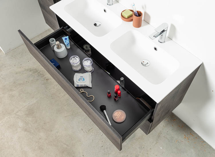 Meuble de salle de bains Dotan chêne foncé suspendu avec lavabo double en porcelaine blanc brillant 120cm