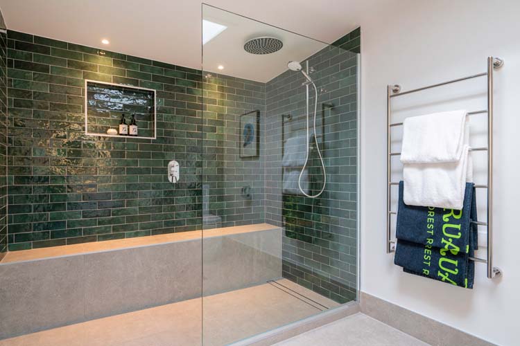 Carrelage mural Alisa vert brillant 6,5x20cm