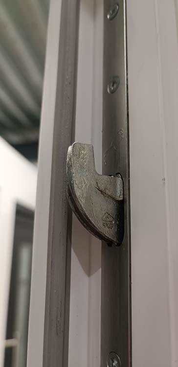Buitendeur pvc inbraakwerend met alu afwerking Varno wit B980 X H2180 mm L