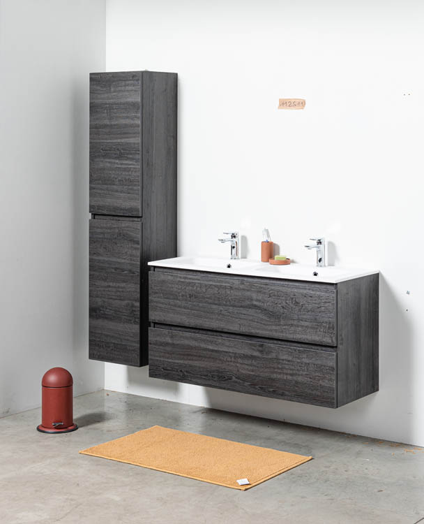 Meuble de salle de bains Dotan chêne foncé suspendu avec lavabo double en porcelaine blanc brillant 120cm