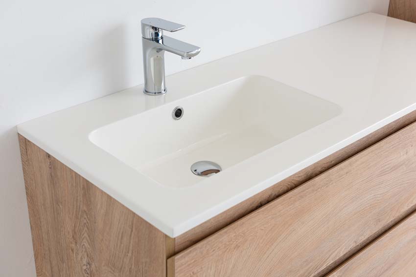 Meuble de salle de bain Tibo en chêne méditerranéen avec vasque simple blanc brillant 120cm