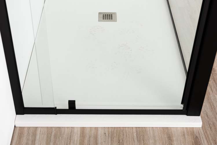 Paroi de douche Urian profile noire 137-139x200cm avec porte-serviette