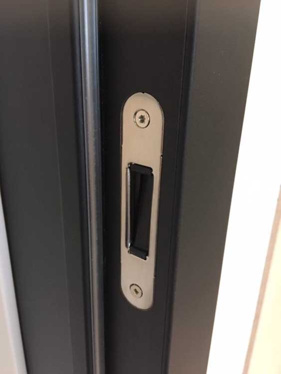 Complete binnendeur Invisible Flat zwart 201,5x93cm tubespaan links + deurkast 30cm