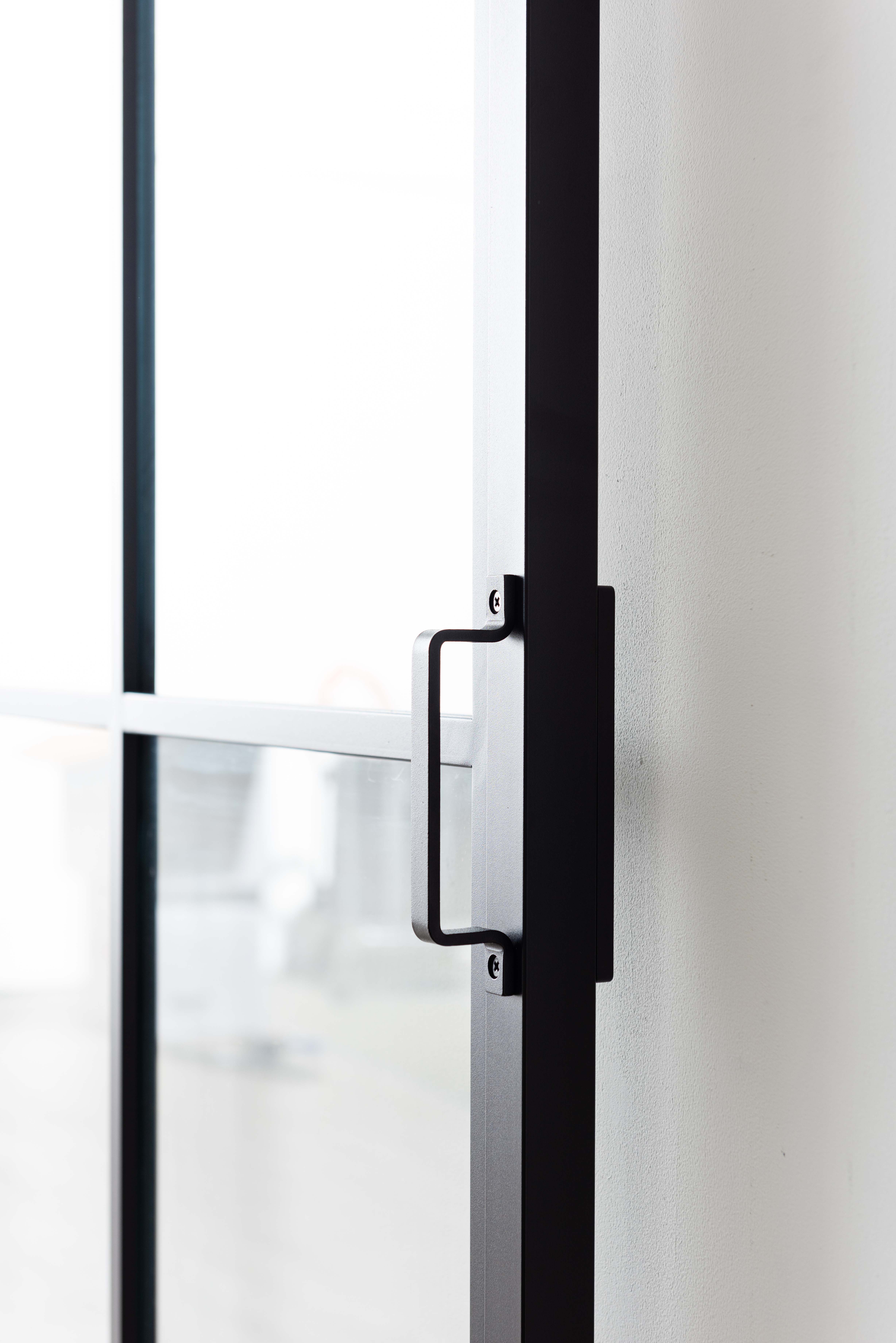 Porte coulissante simple en acier complète Tyra 6R 93x213,4cm + rail noir
