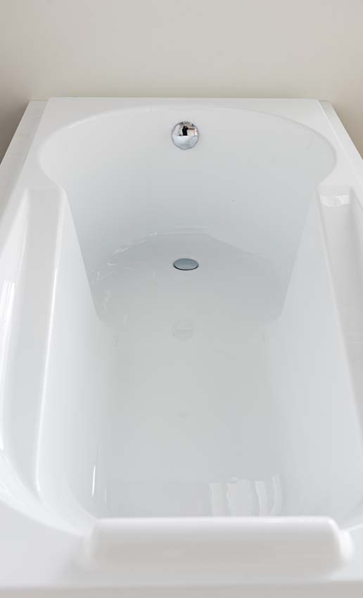 Baignoire encastrable Cora blanc brillant ergonomique 180x80cm + set de pieds réglables