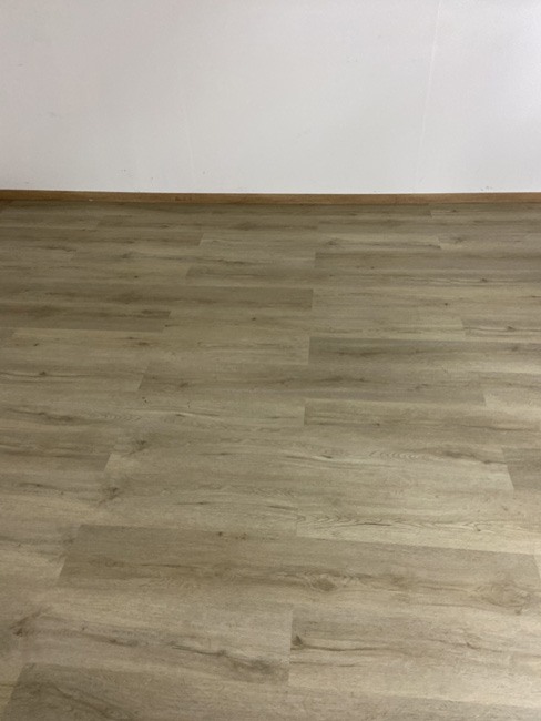 Vinyl vloer Valinge plank 4mm beige 122x18cm