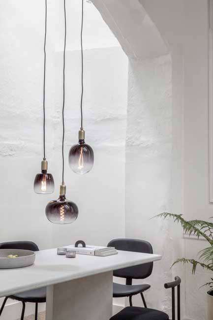 Lamp LED zwart h20cm diam14cm dimbaar E27 4W 175 lumen
