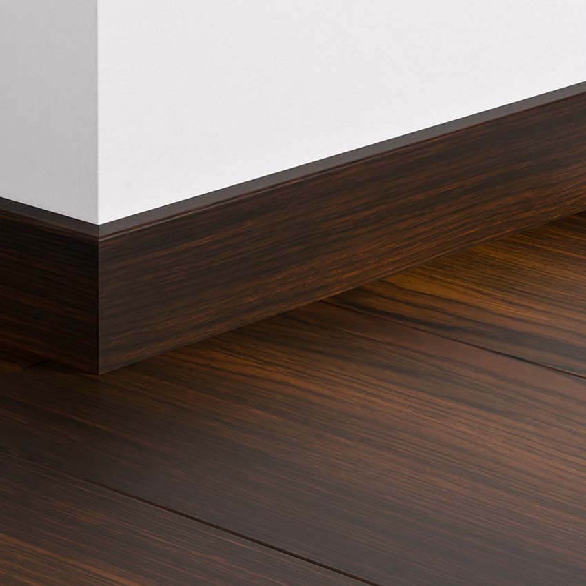 Plinthe Quick-Step chêne fumé résistante à l'eau 240x1,2x5,8cm