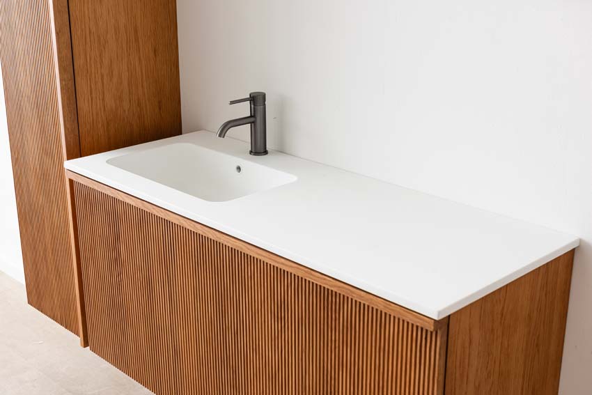 Badkamermeubel Fae eik hangend met enkele wastafel mat wit 120cm