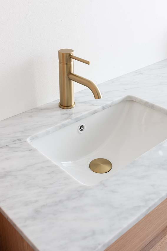 Meuble de salle de bains Felix chêne suspendu avec lavabo double effet marbre carrara 140cm