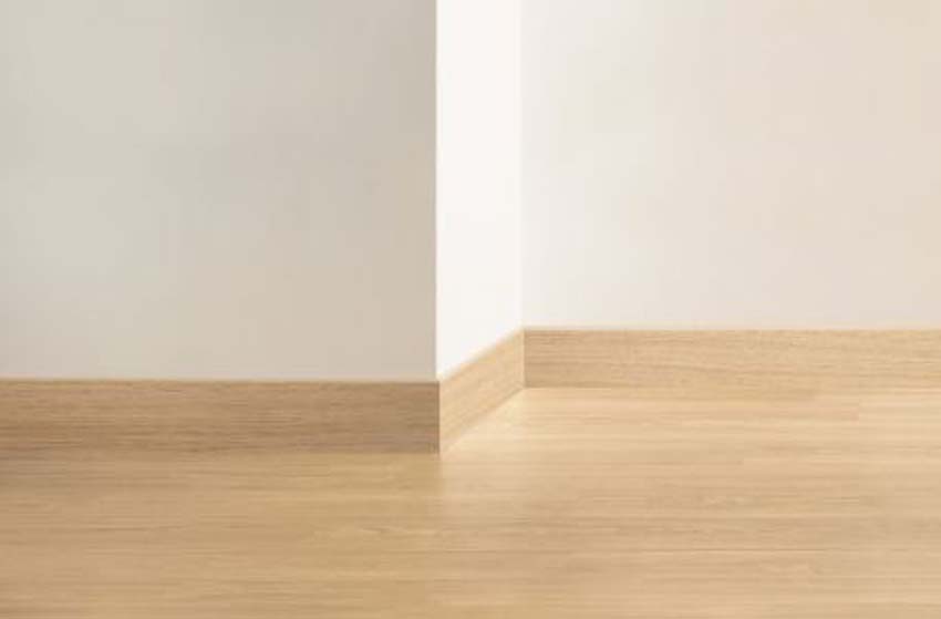 Plint Quick-Step HDF + laminaat waterbestendig bruine eik 240x5,8x1,2cm