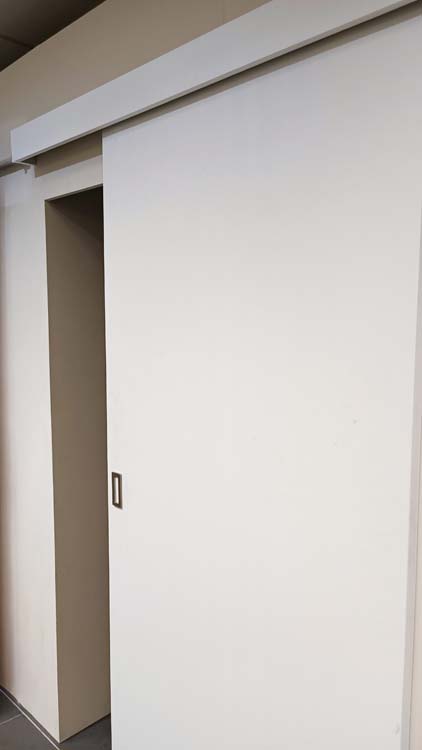 Porte coulissante simple à peindre complète Albero 93x211,5cm + rail + plaque de recouvrement blanc