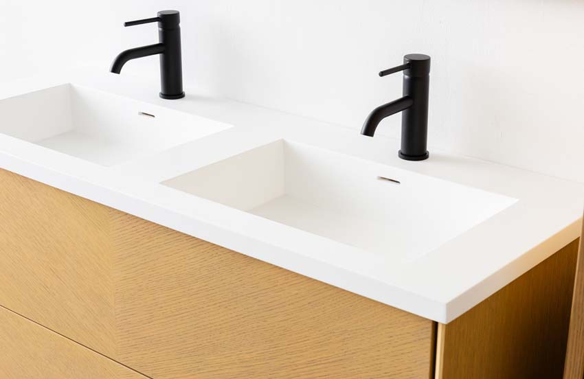 Meuble de salle de bains Waldorf chêne suspendu avec lavabo double en solid surface 120cm