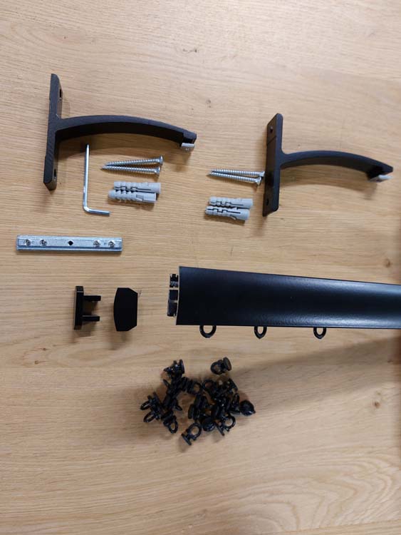 Rail BG noir mat 4 mètres pour montage mural set complet