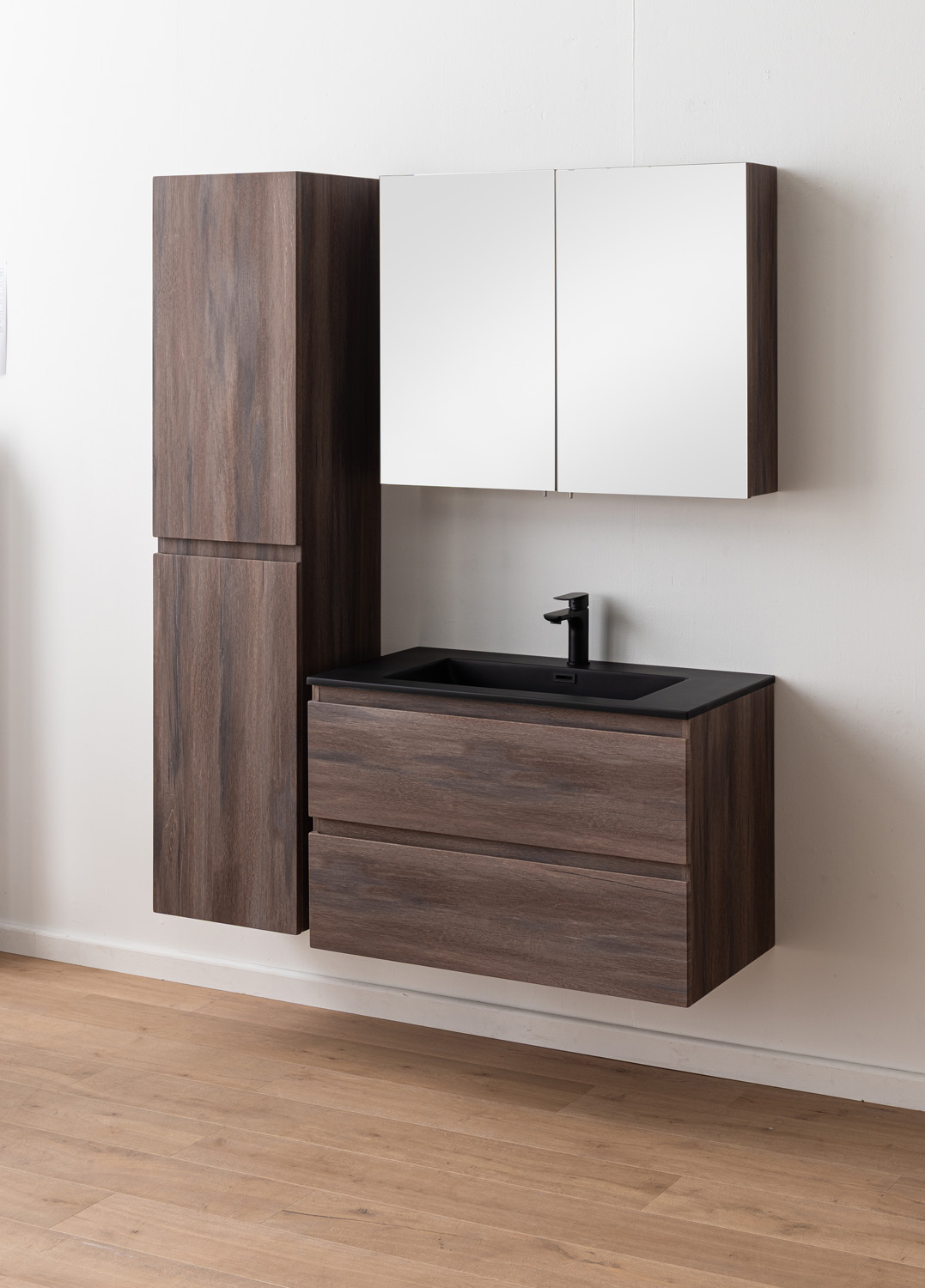 Badkamermeubel Tarik amber eik hangend met enkele wastafel mat zwart 90cm