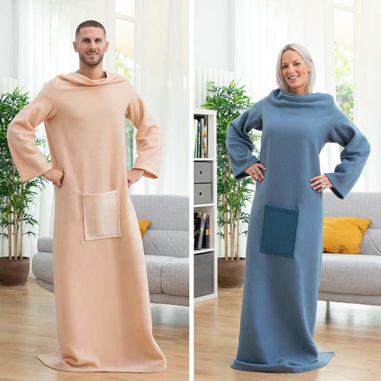 Deken met mouwen en zak beige