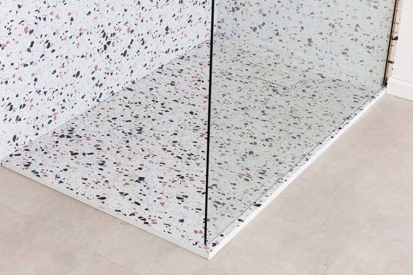 Panneau de douche Milo Slate aspect terrazzo 91,4x243,8c