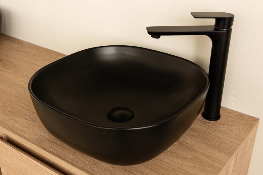 Meuble de salle de bain Bella aspect chêne 1500 mm lavabo double noir mat Meuble de salle de bain Bella aspect chêne 1500 mm lavabo double noir mat