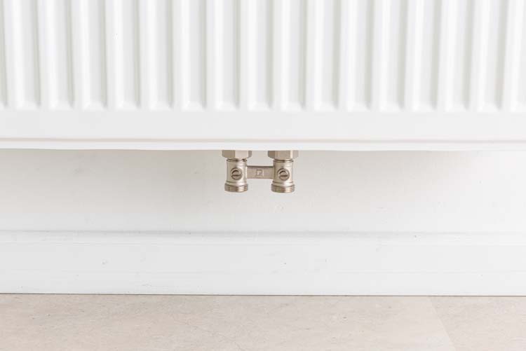 Radiator type 22 8-aansluiting 90 x 60 cm 1480 watt