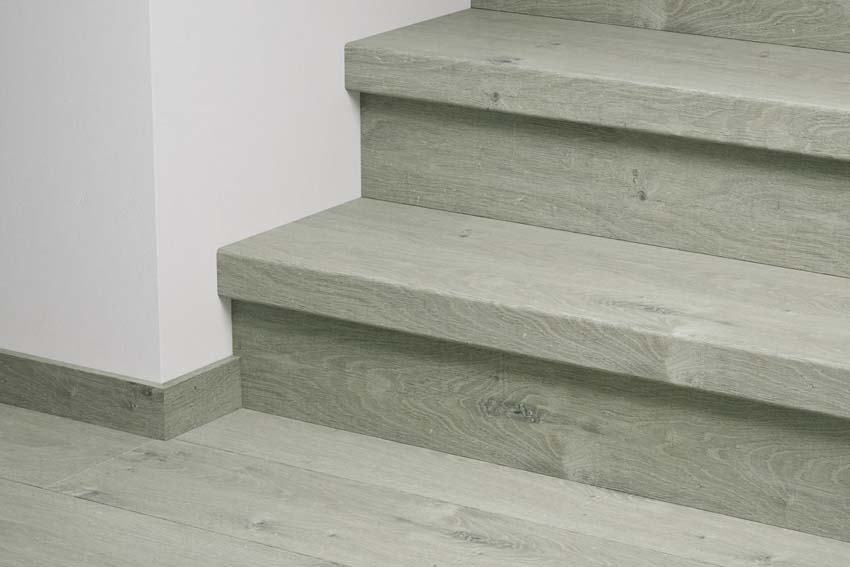 Trapcover Quick-Step zachte grijze eik 134,1x12x5,9cm