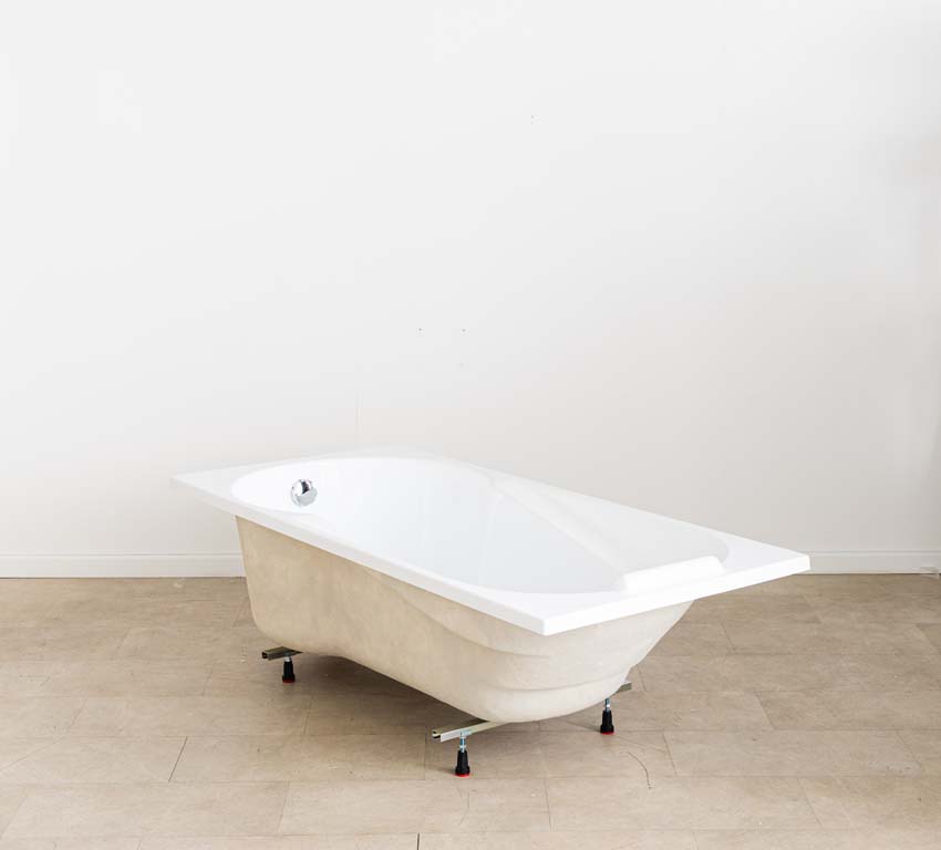 Baignoire encastrable Cora blanc brillant ergonomique 180x80cm + set de pieds réglables