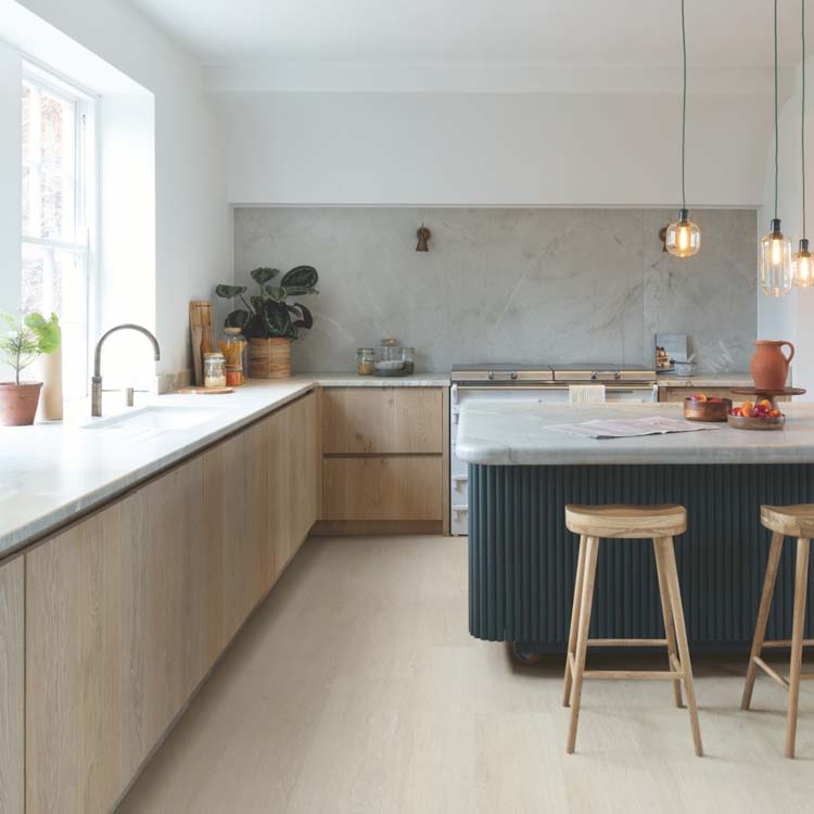 Vinyl vloer Quick-Step Bloom plank 6mm zeebries lichte eik lichtgrijs 149,4x20,9cm met ondervloer