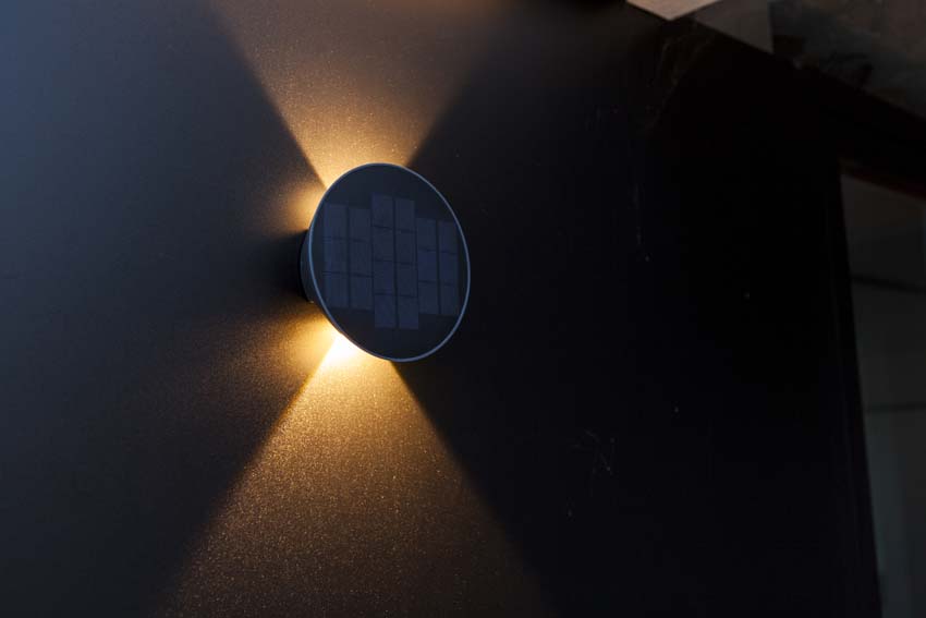 Wandlamp buiten Juno Solar - grijs - dimbaar - 9W - 3000K - IP54