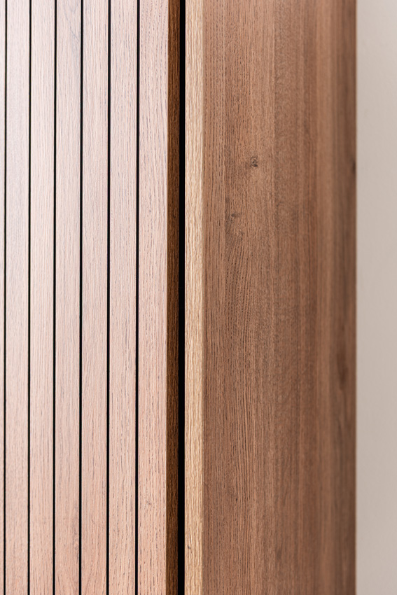 Kolomkast Toledo eik/zwart hangend 160x35x30cm