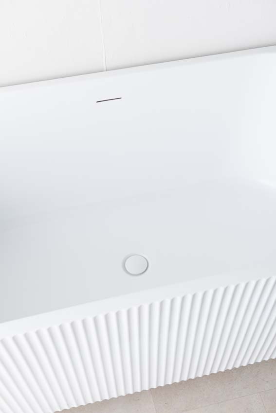 Baignoire semi-îlot Chase blanc mat nervuré 170x80cm
