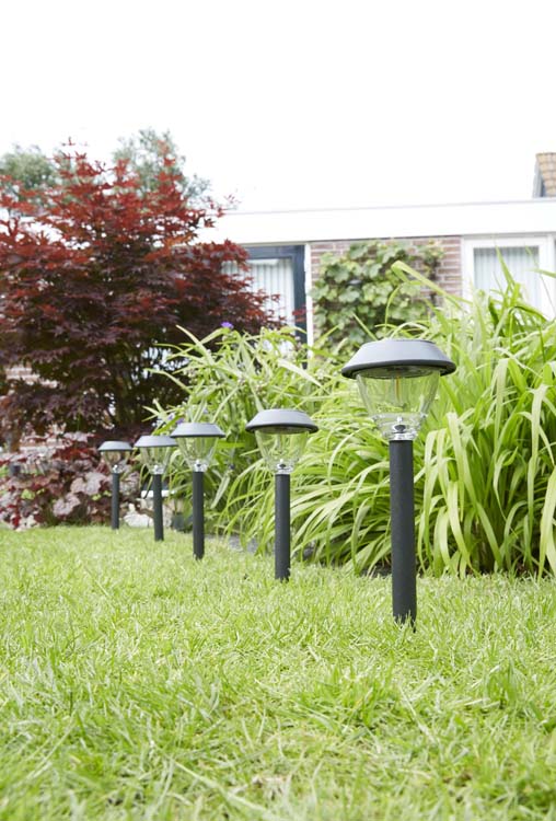 Solar lanterne avec pointe Garda anthracite 5 lumen Solar lanterne avec pointe Garda anthracite 5 lumen